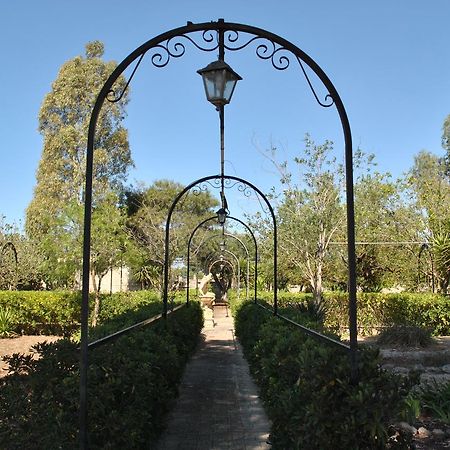 B&B Ginevra Pulsano Bagian luar foto